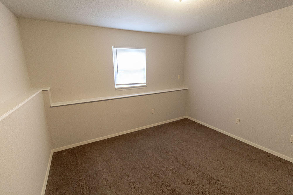 1015 W Ash St Property Photo 23