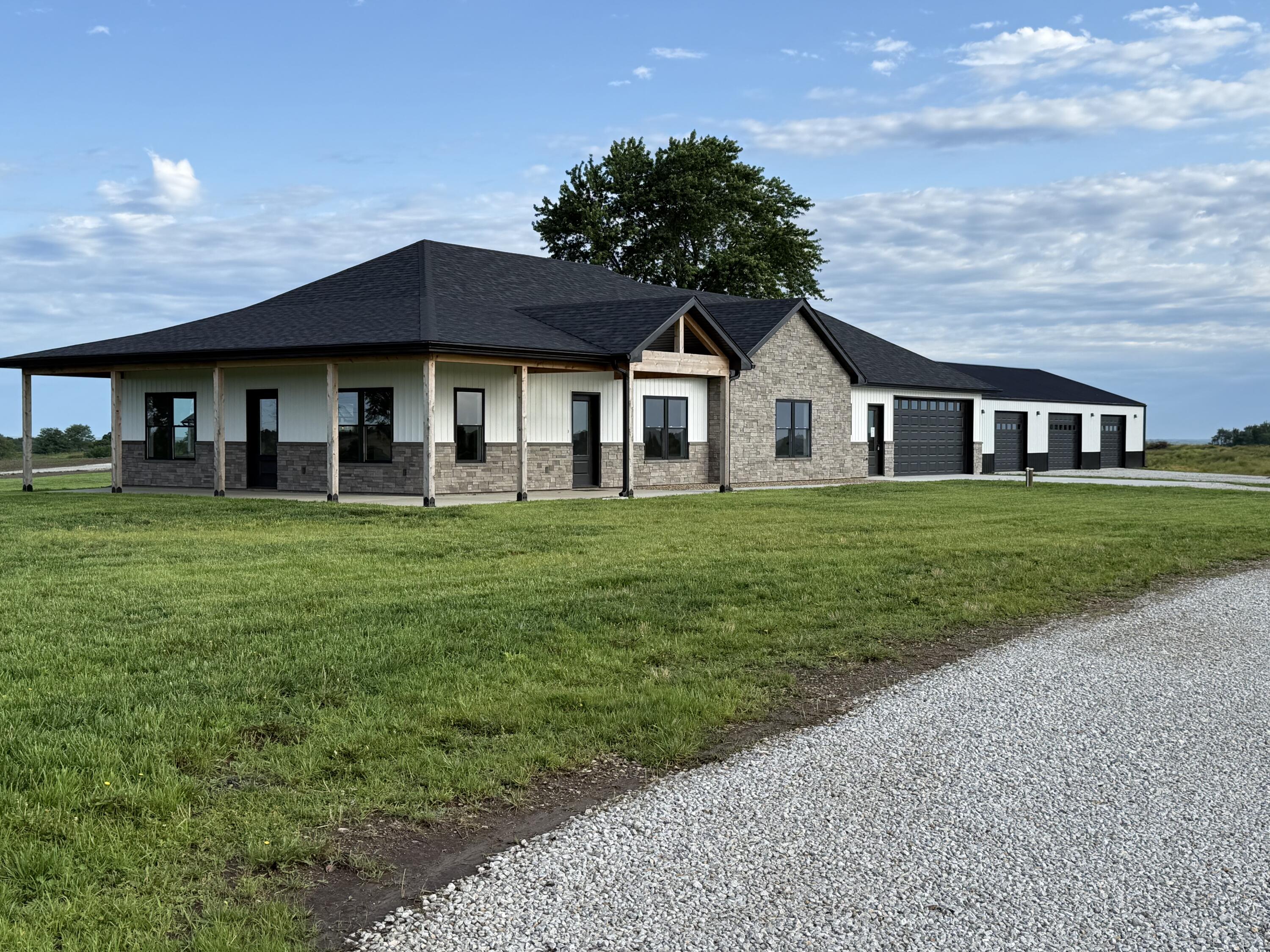 21738 Mo 98 3a Property Photo 1