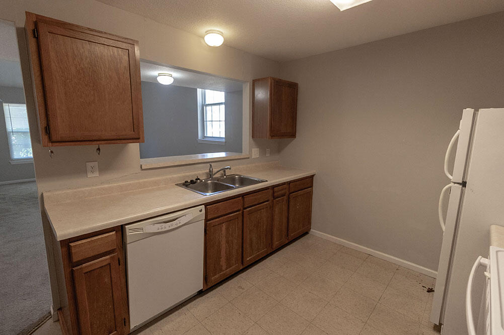 5569 Pinehurst Ln Property Photo 6
