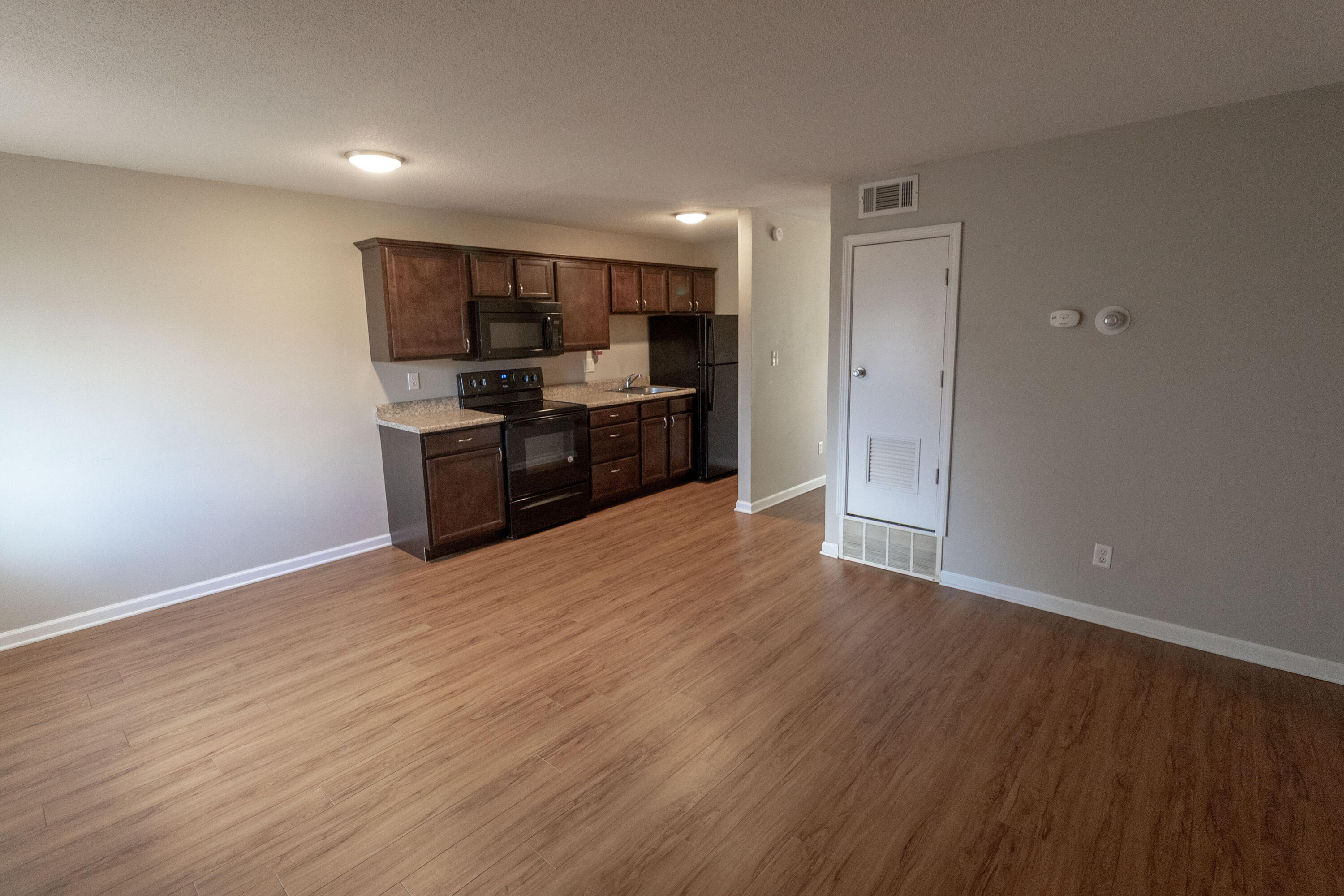 105 N Garth Ave 33 Property Photo 3