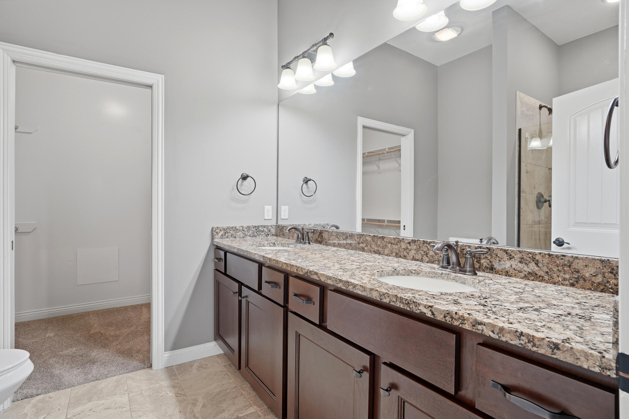 1605 Residence Dr Property Photo 17