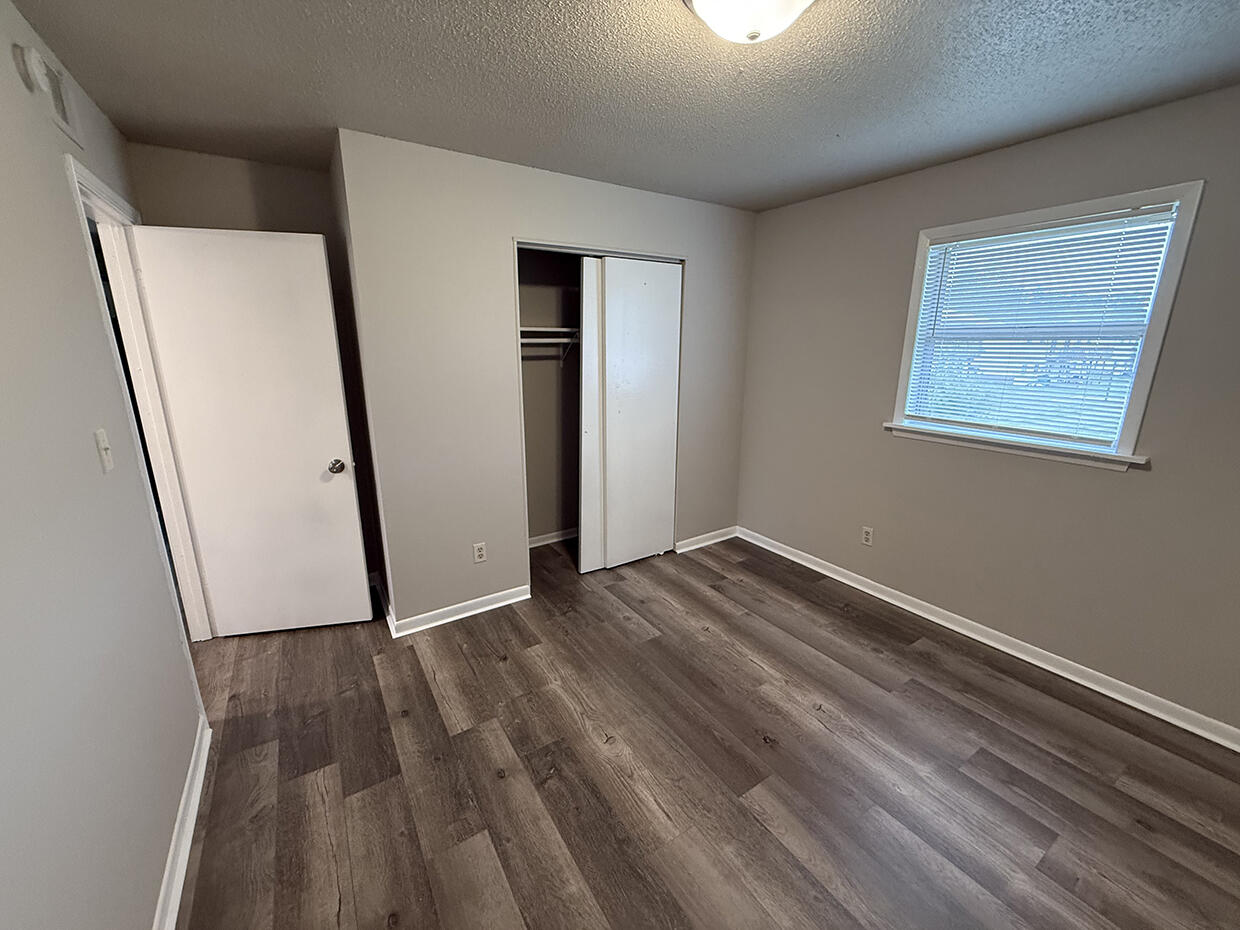 7309 N Moberly Dr B Property Photo 13
