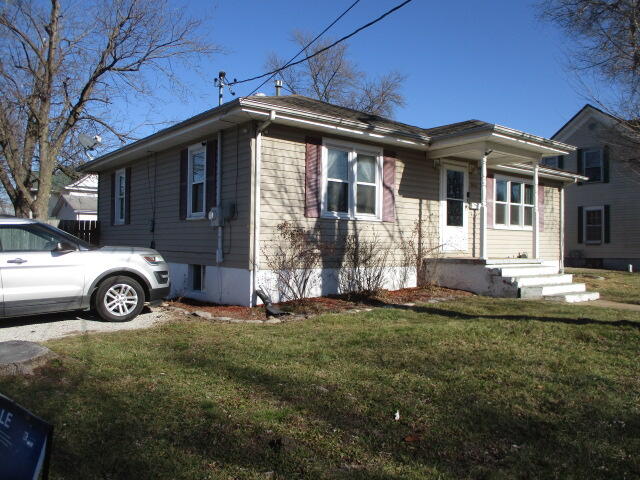 903 E Jackson St Property Photo 1