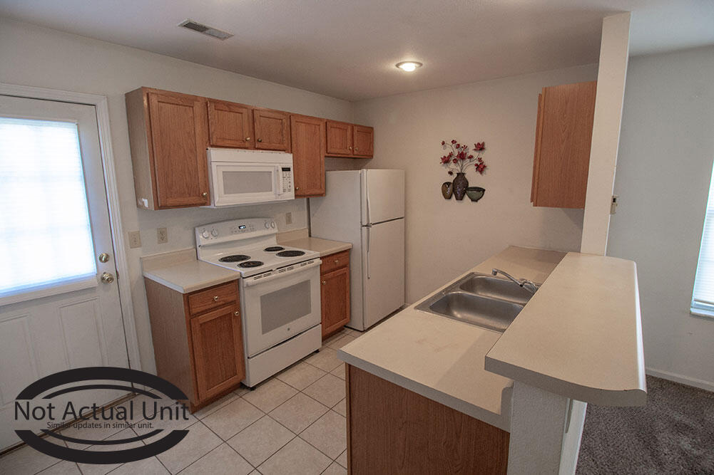 1413 N Frideriki Dr Property Photo 8