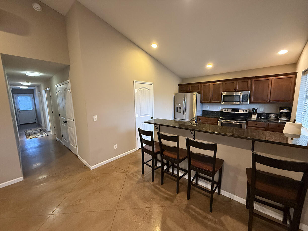 1409 Paris Rd 201 Property Photo 3