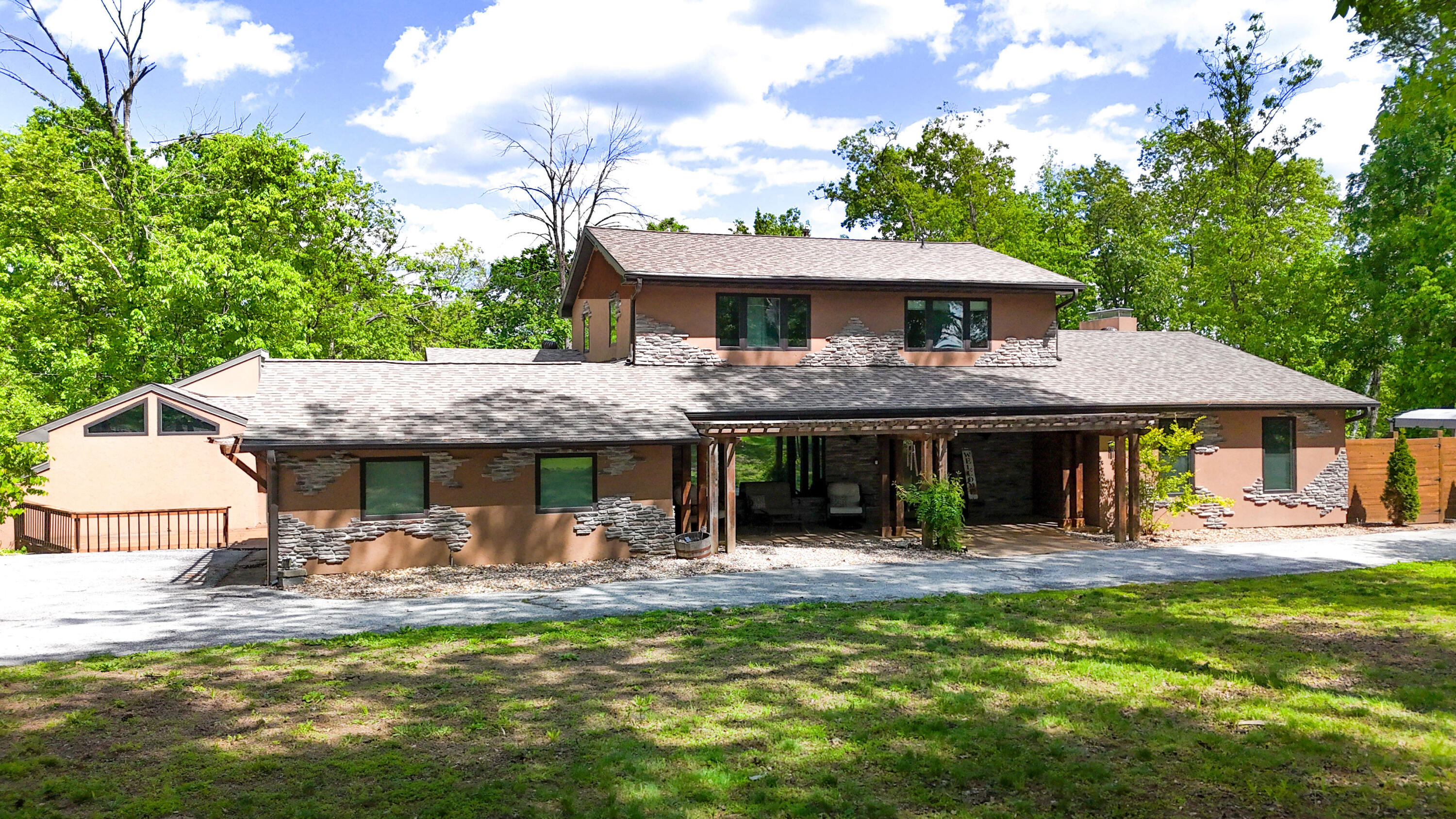6700 S Hill Creek Rd Property Photo 1