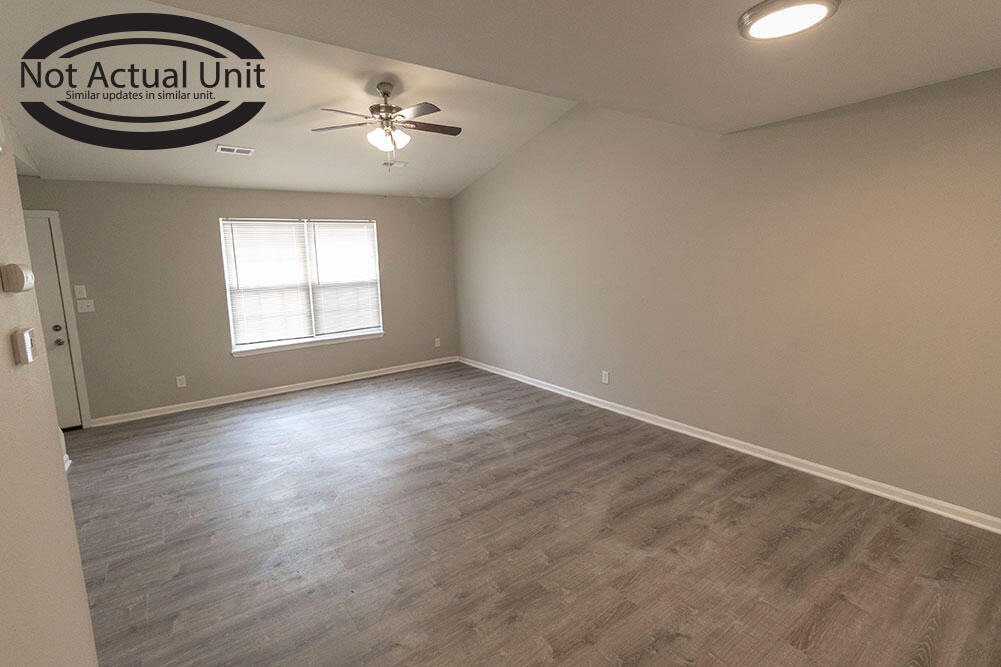 1521 Typhoon Ct Property Photo 5