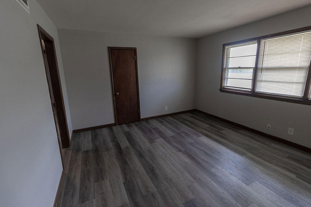 1804 Sylvan Ln D Property Photo 3