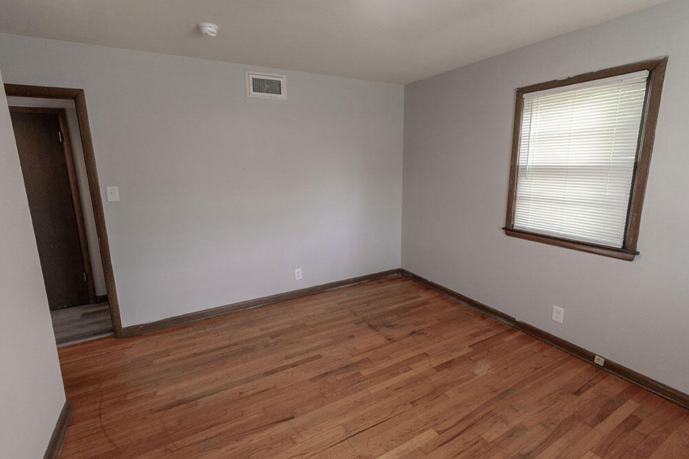 1804 Sylvan Ln D Property Photo 10