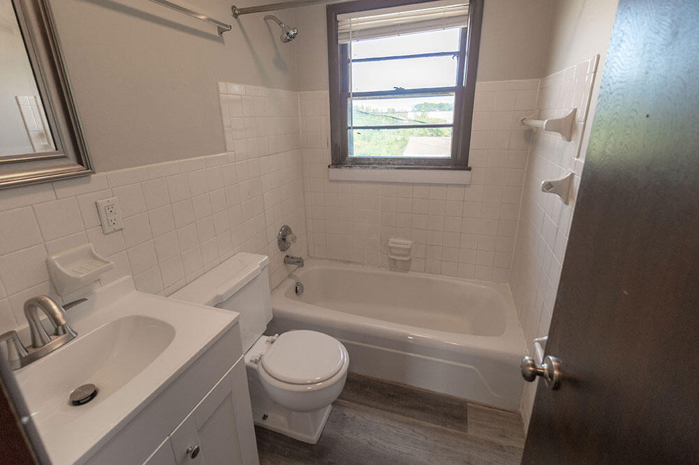 1804 Sylvan Ln D Property Photo 15