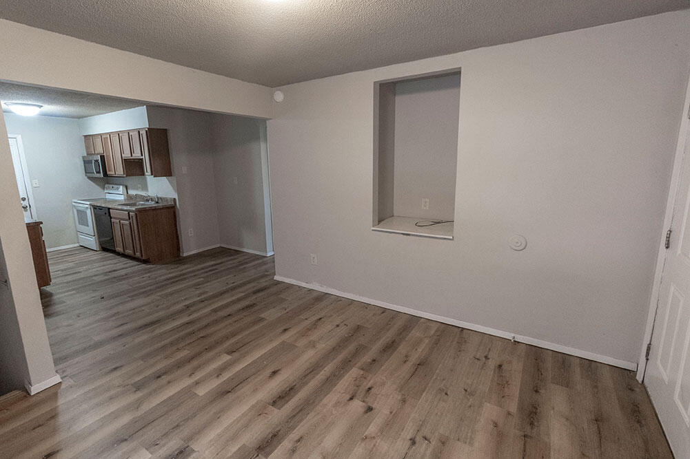 216 Wheaton Ct Property Photo 3