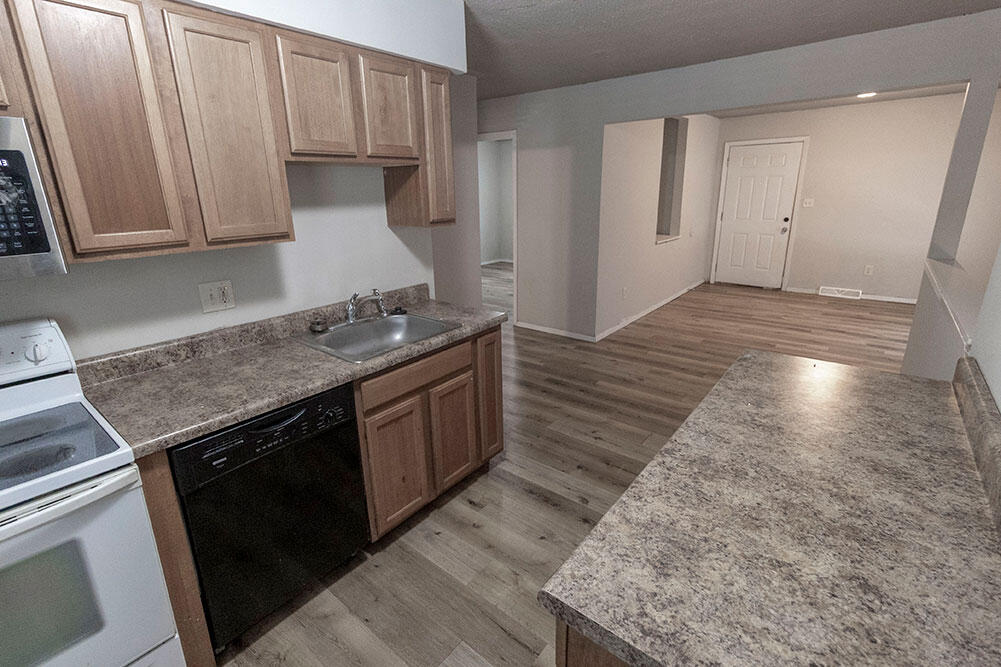 216 Wheaton Ct Property Photo 6