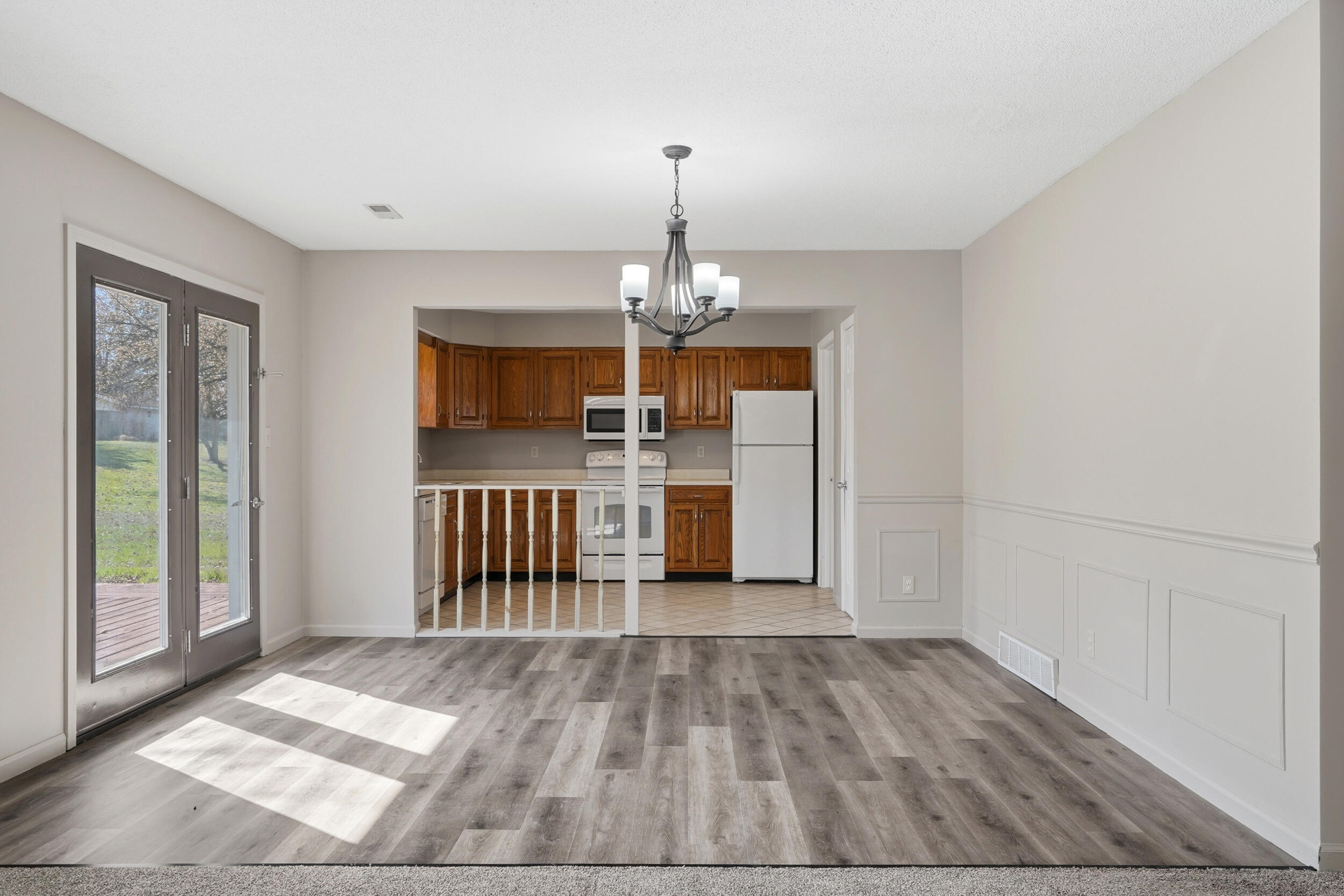 5561 N Waterfront Dr Property Photo 10