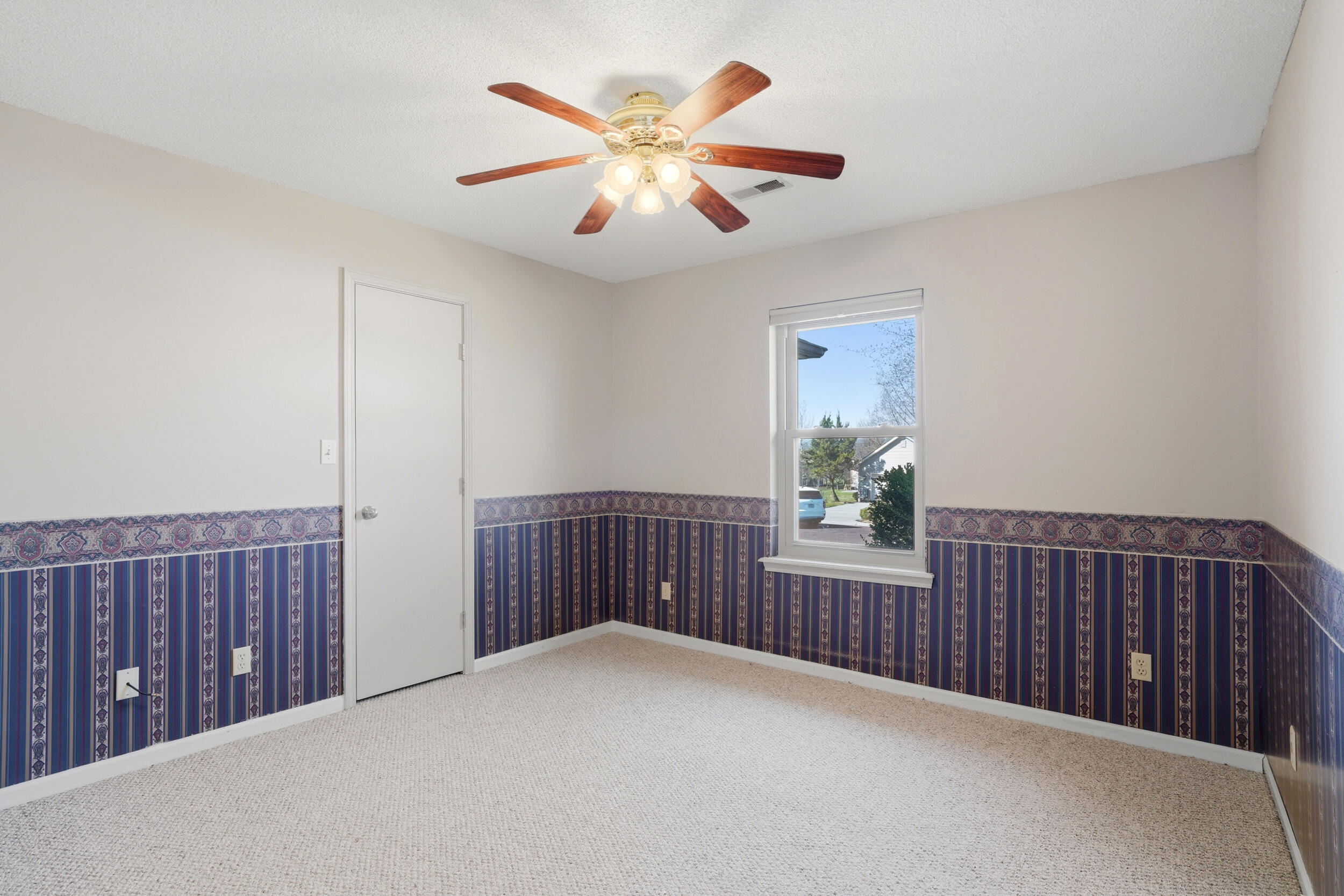 5561 N Waterfront Dr Property Photo 24