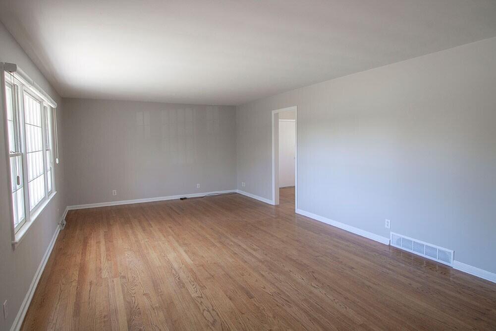 2207 Bushnell Dr Property Photo 2