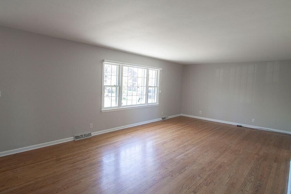 2207 Bushnell Dr Property Photo 3