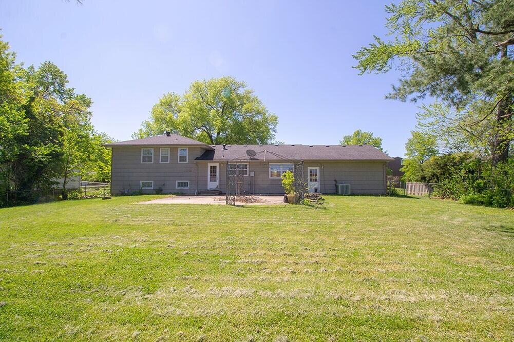 2207 Bushnell Dr Property Photo 37