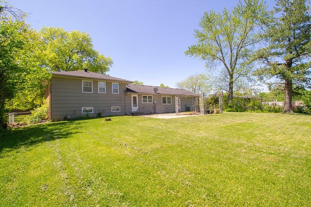 2207 Bushnell Dr Property Photo 38