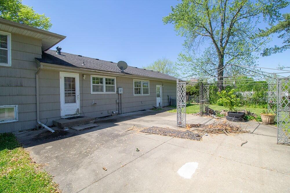 2207 Bushnell Dr Property Photo 39