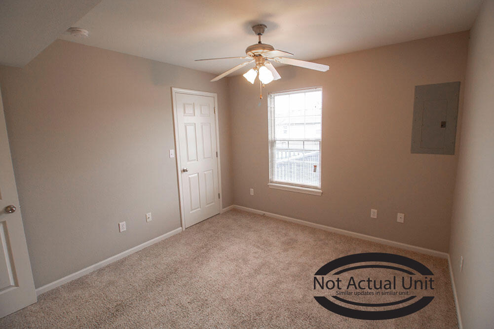 3922 Snowy Owl Dr Property Photo 12
