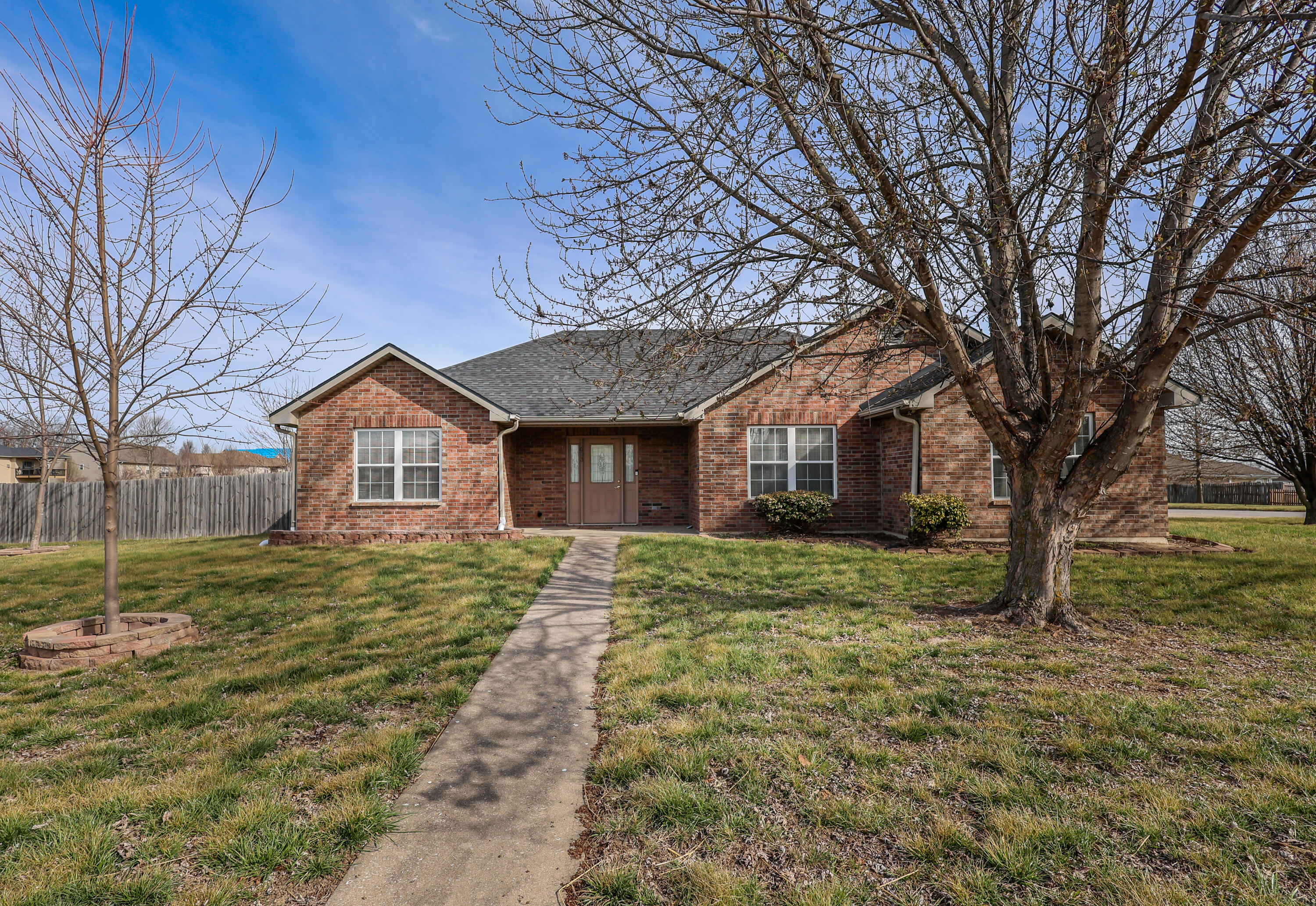 603 Justin Ln Property Photo 1