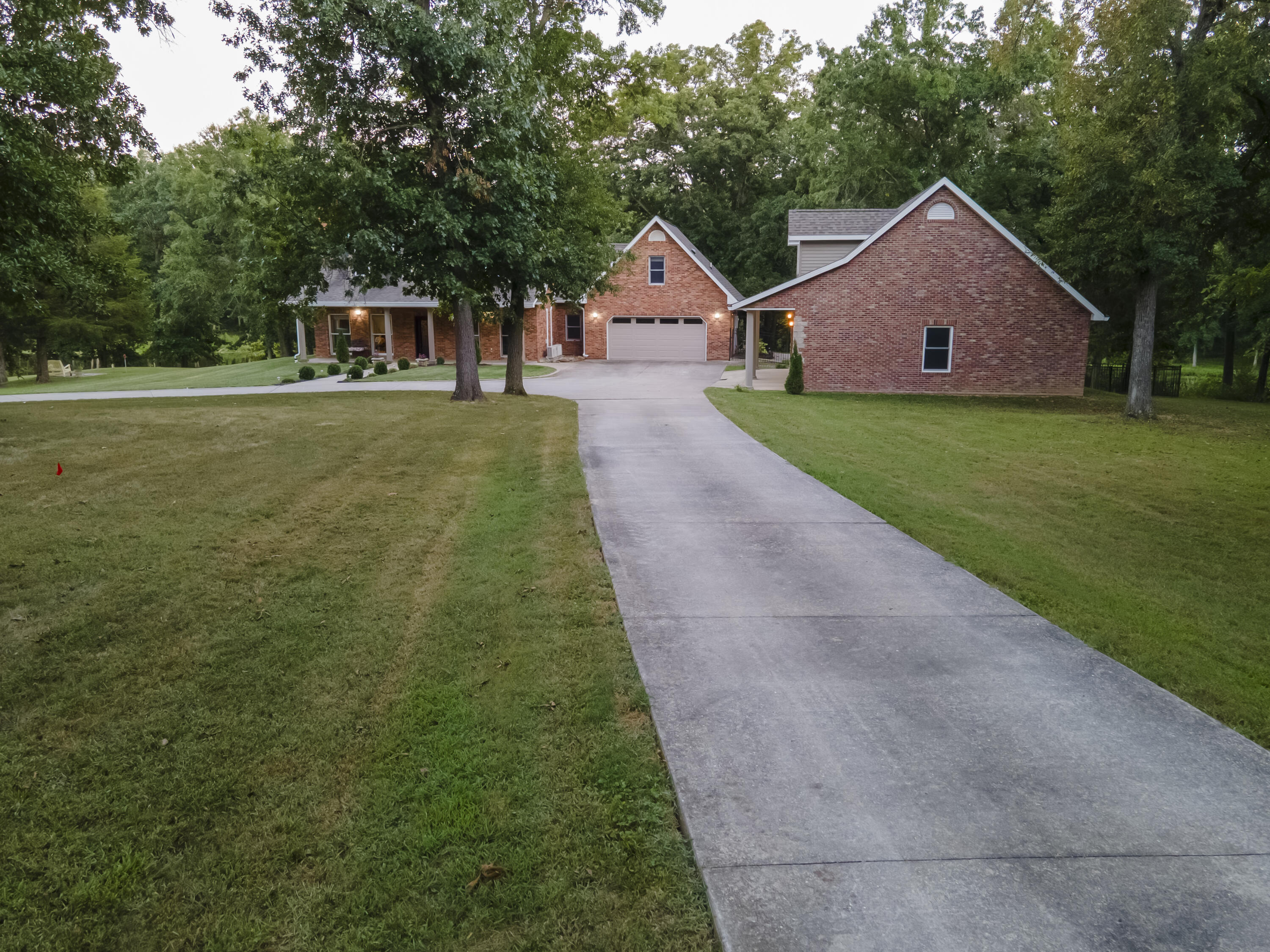 6775 W Bruce Ln Property Photo 1