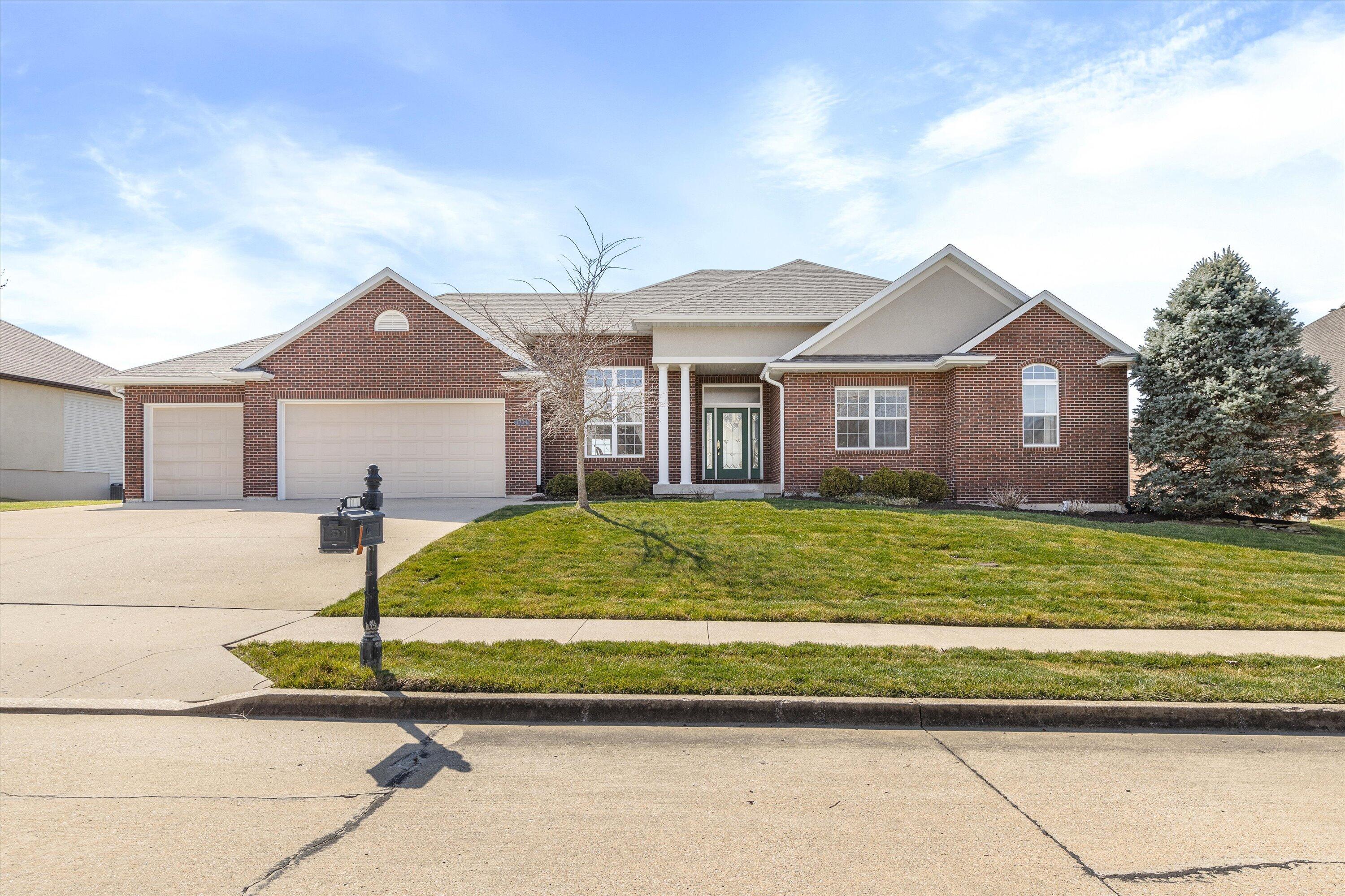 1704 Brookfield Manor Property Photo 1