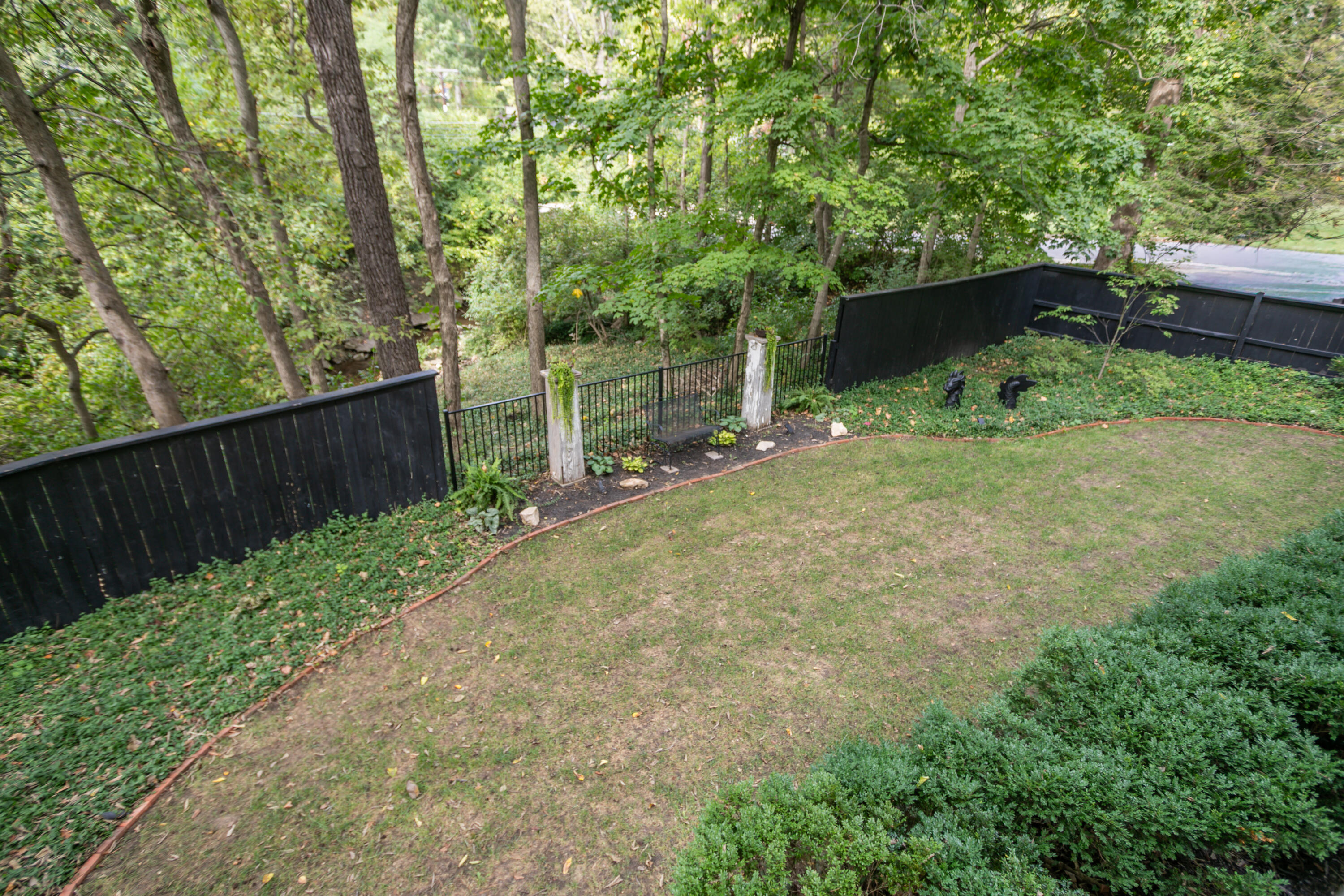 1402 W Rollins Rd Property Photo 49