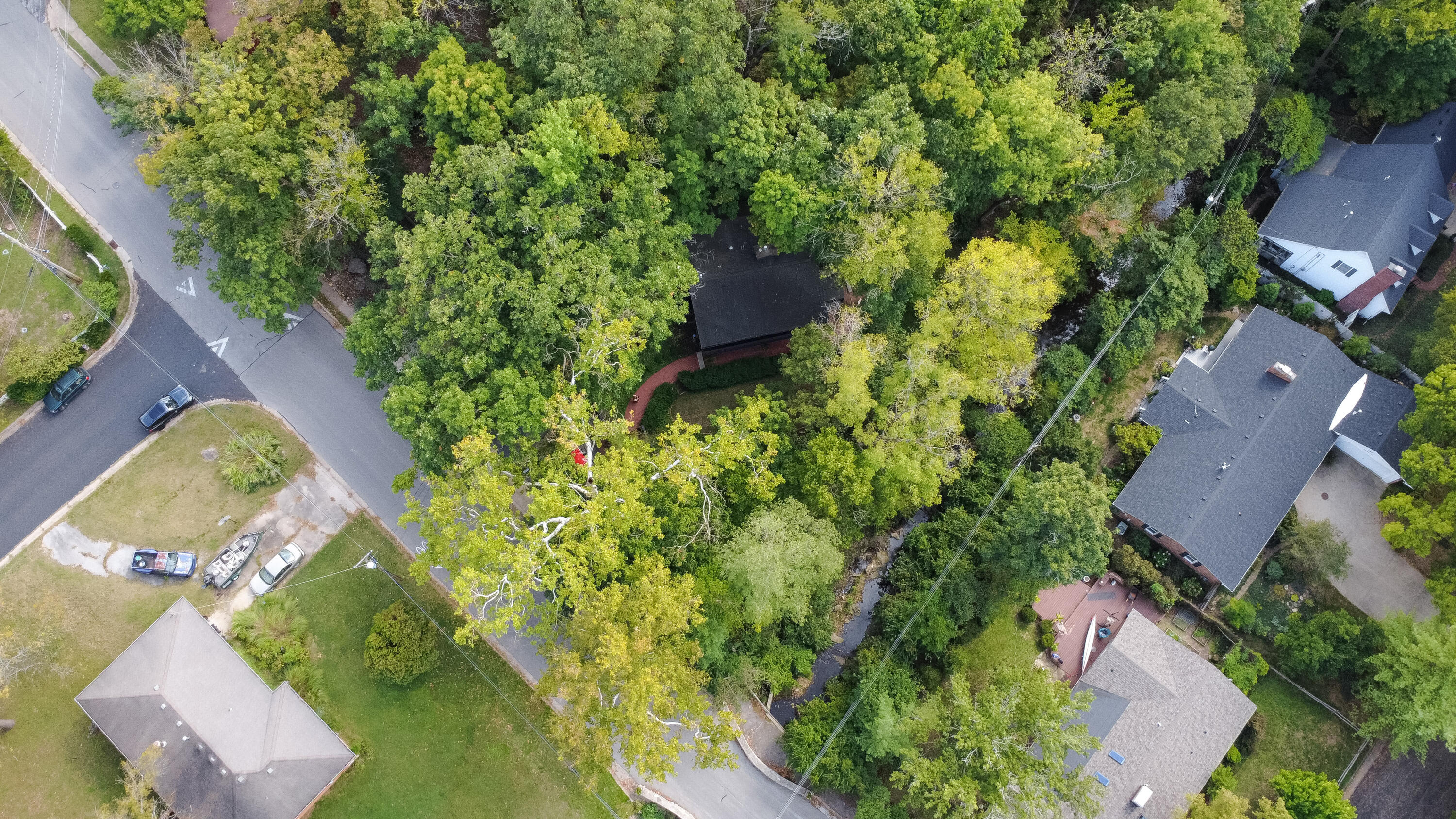 1402 W Rollins Rd Property Photo 58
