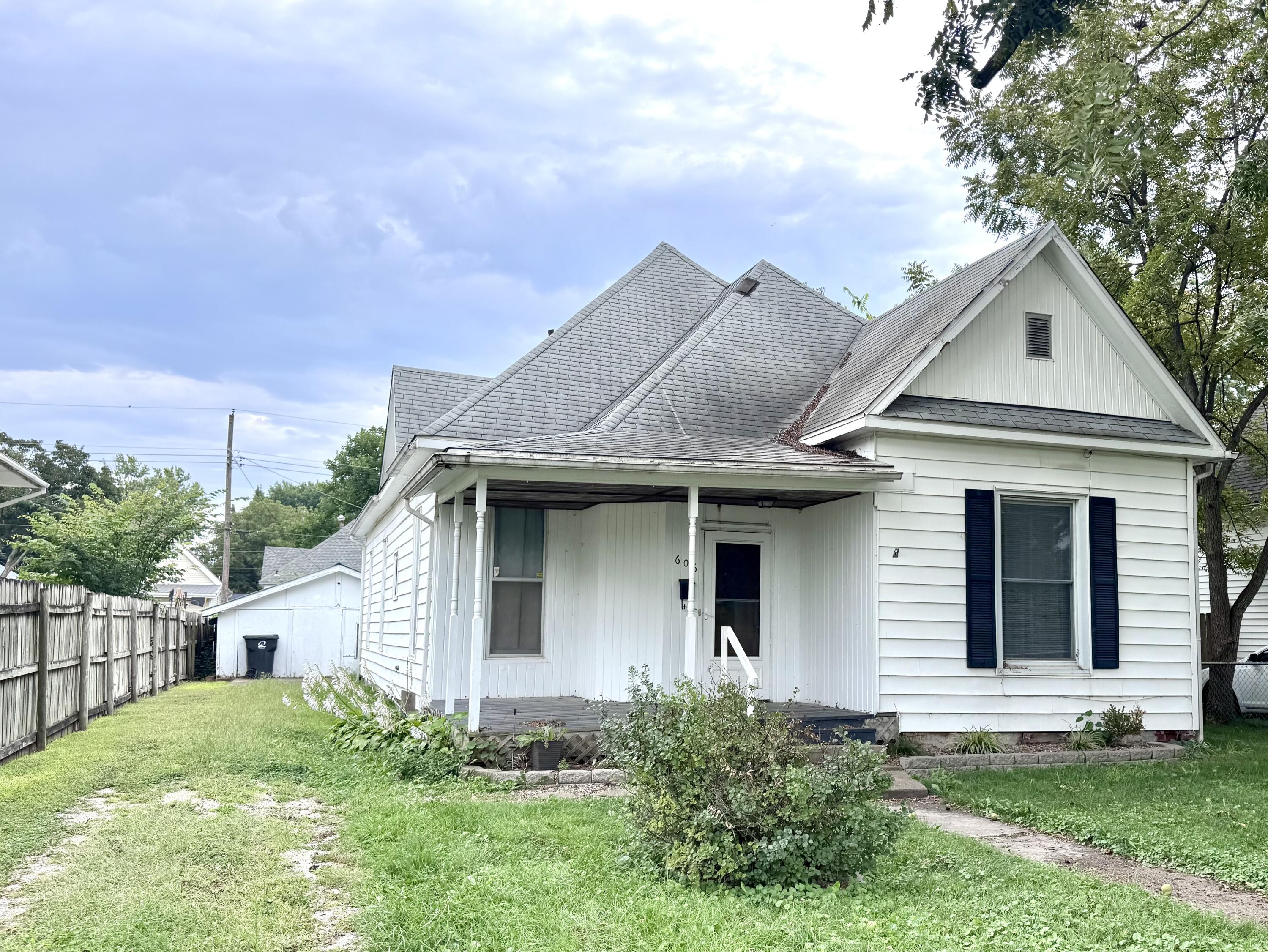 606 Promenade St Property Photo 1