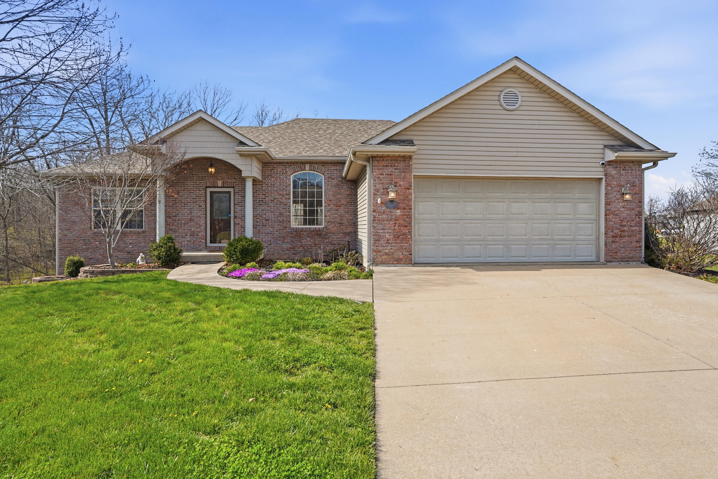 5301 Tall Tree Ct Property Photo 1