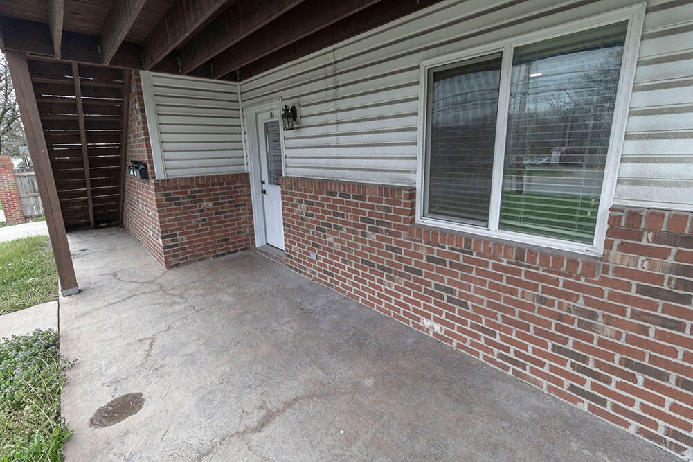 1409 Paris Rd 101 Property Photo 4