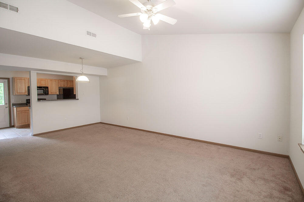 2119 Ballenger Ln Property Photo 2