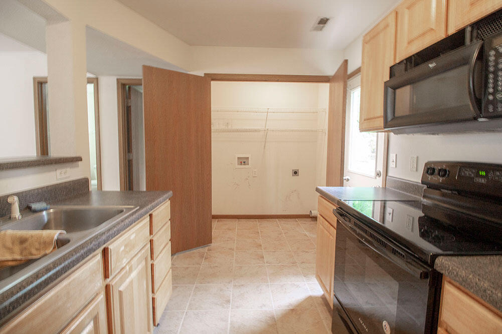 2119 Ballenger Ln Property Photo 9