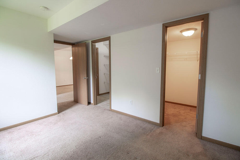 2119 Ballenger Ln Property Photo 12