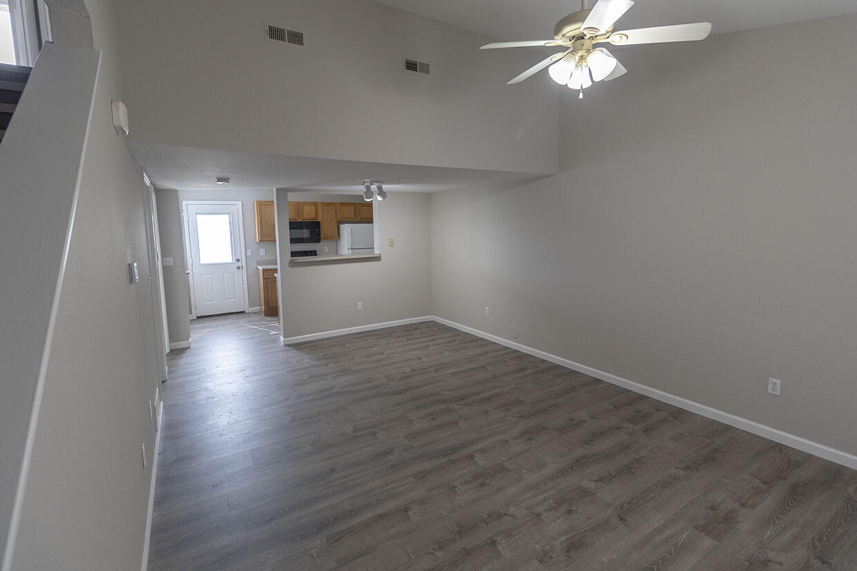 5307 Currituck Ln Property Photo 2