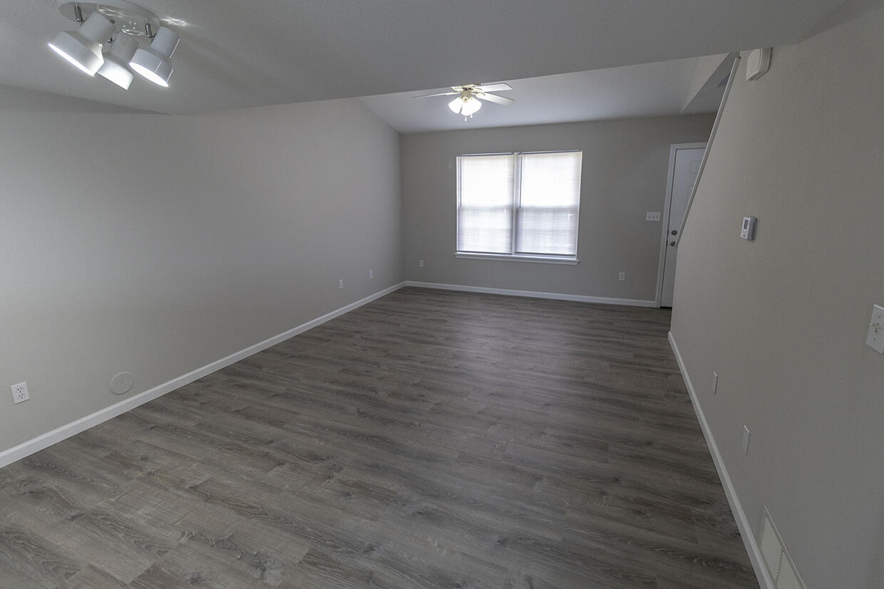 5307 Currituck Ln Property Photo 5