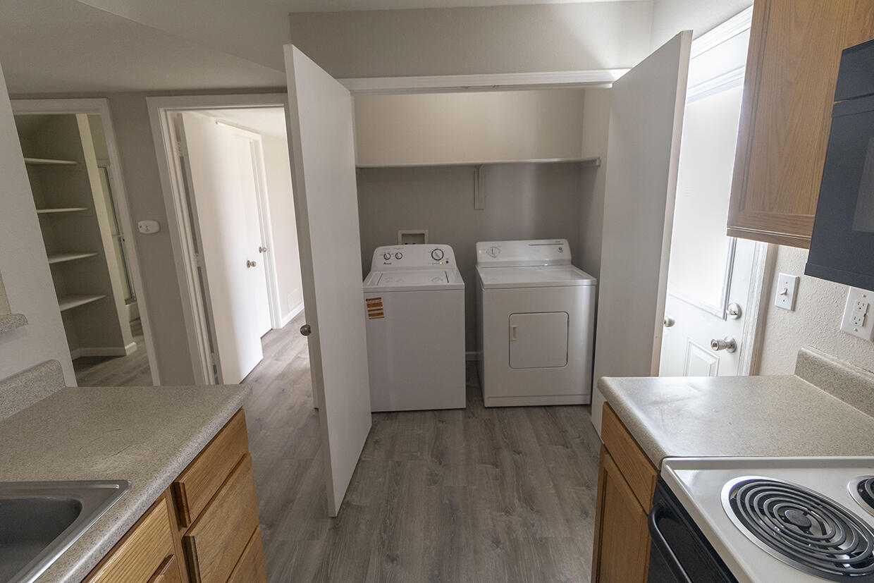 5307 Currituck Ln Property Photo 8