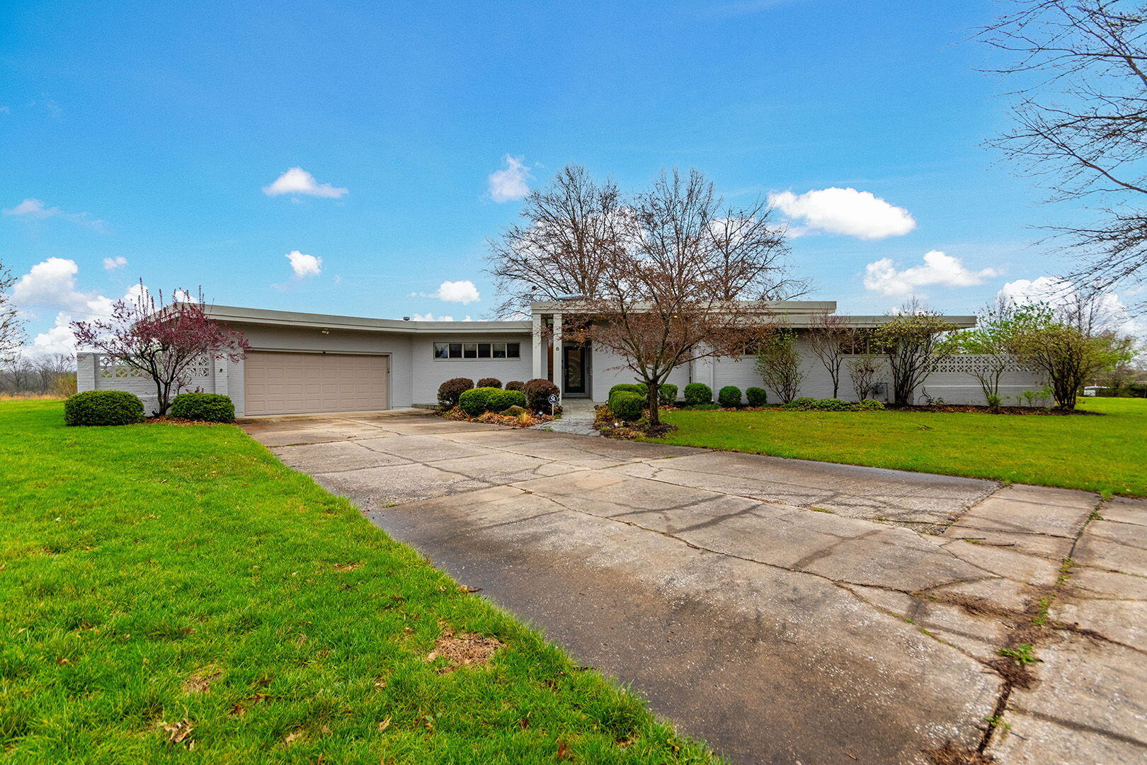8 Melody Ln Property Photo 2