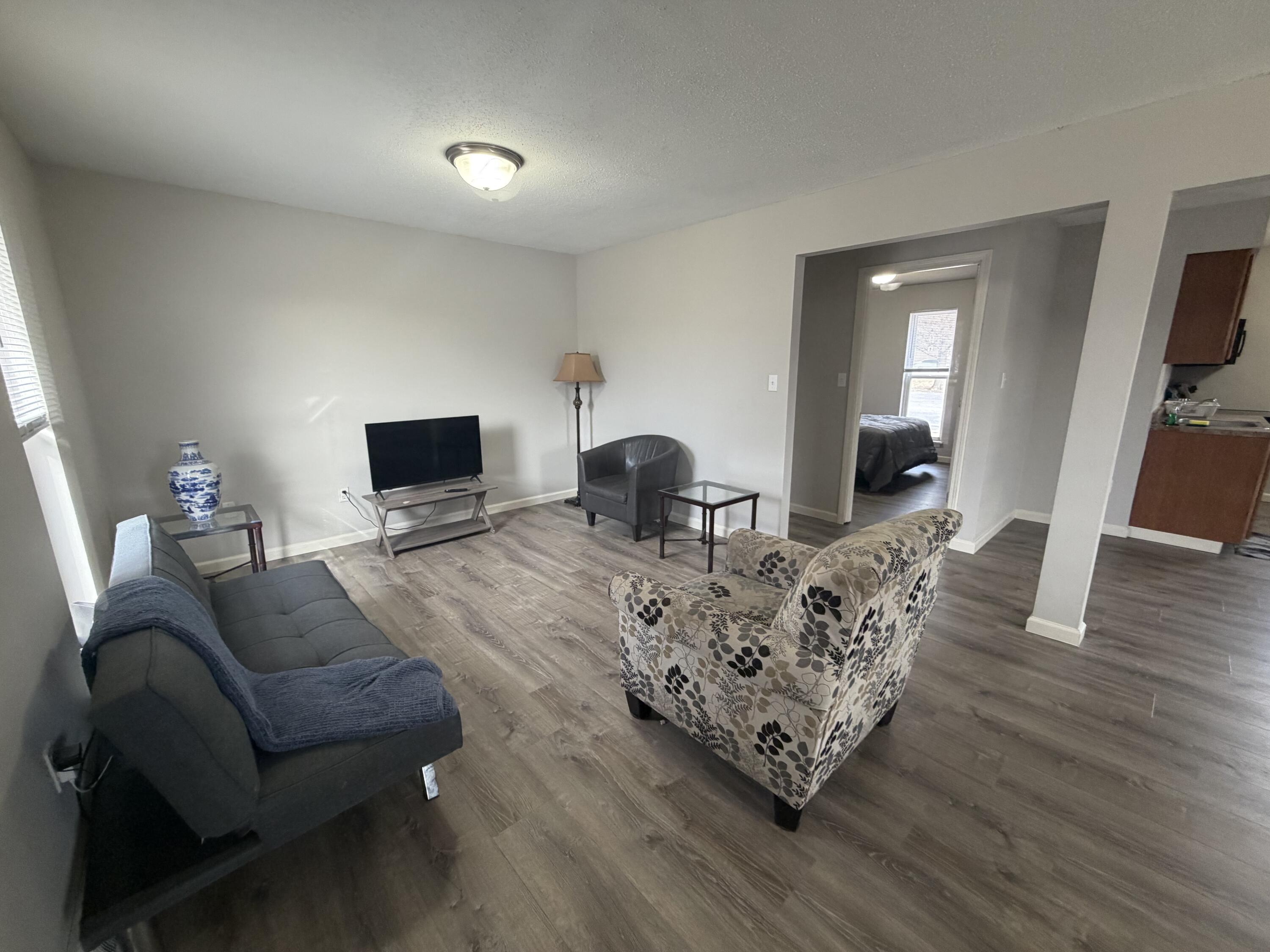 202 Wheaton Ct Property Photo 4