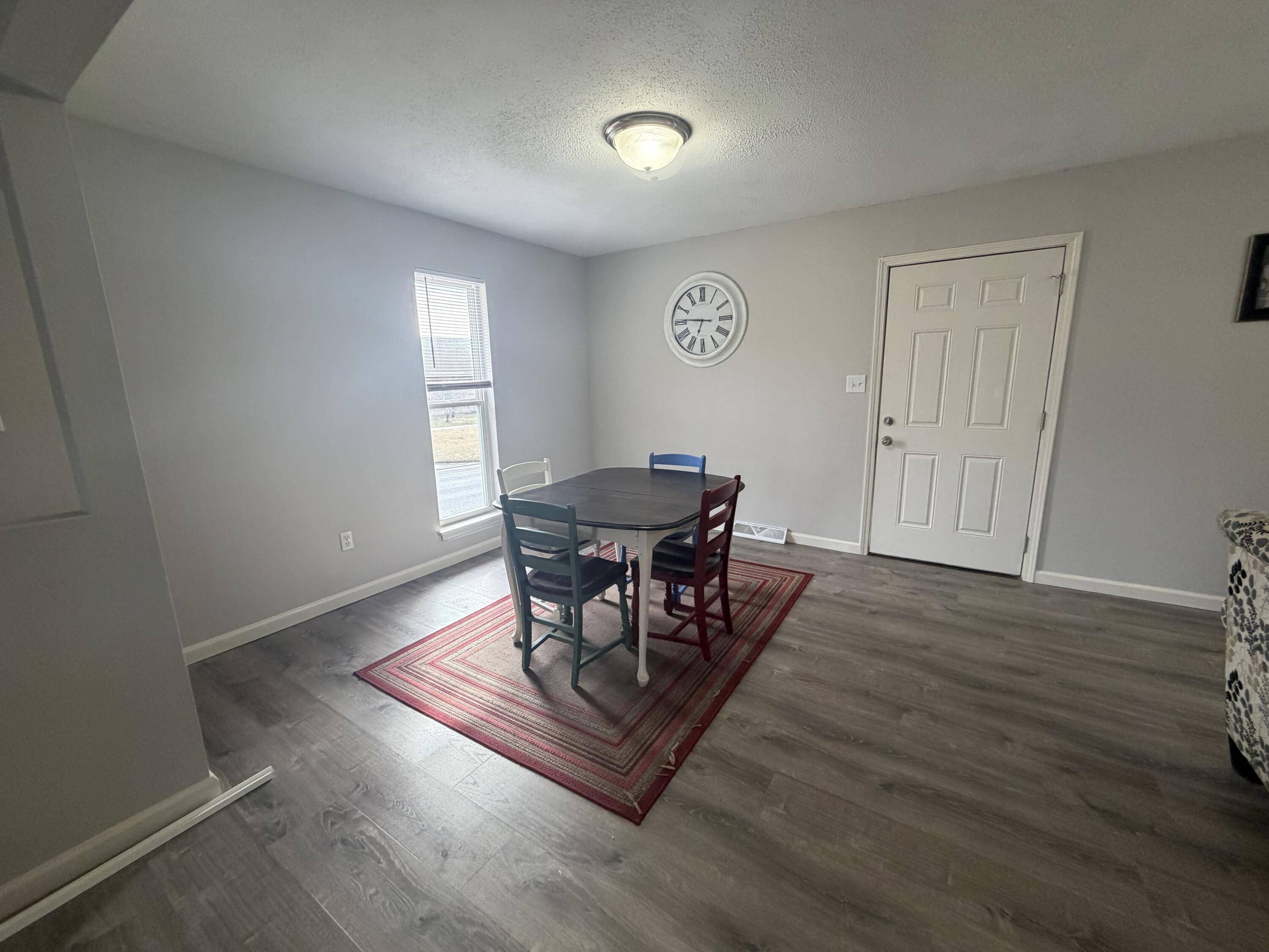 202 Wheaton Ct Property Photo 7
