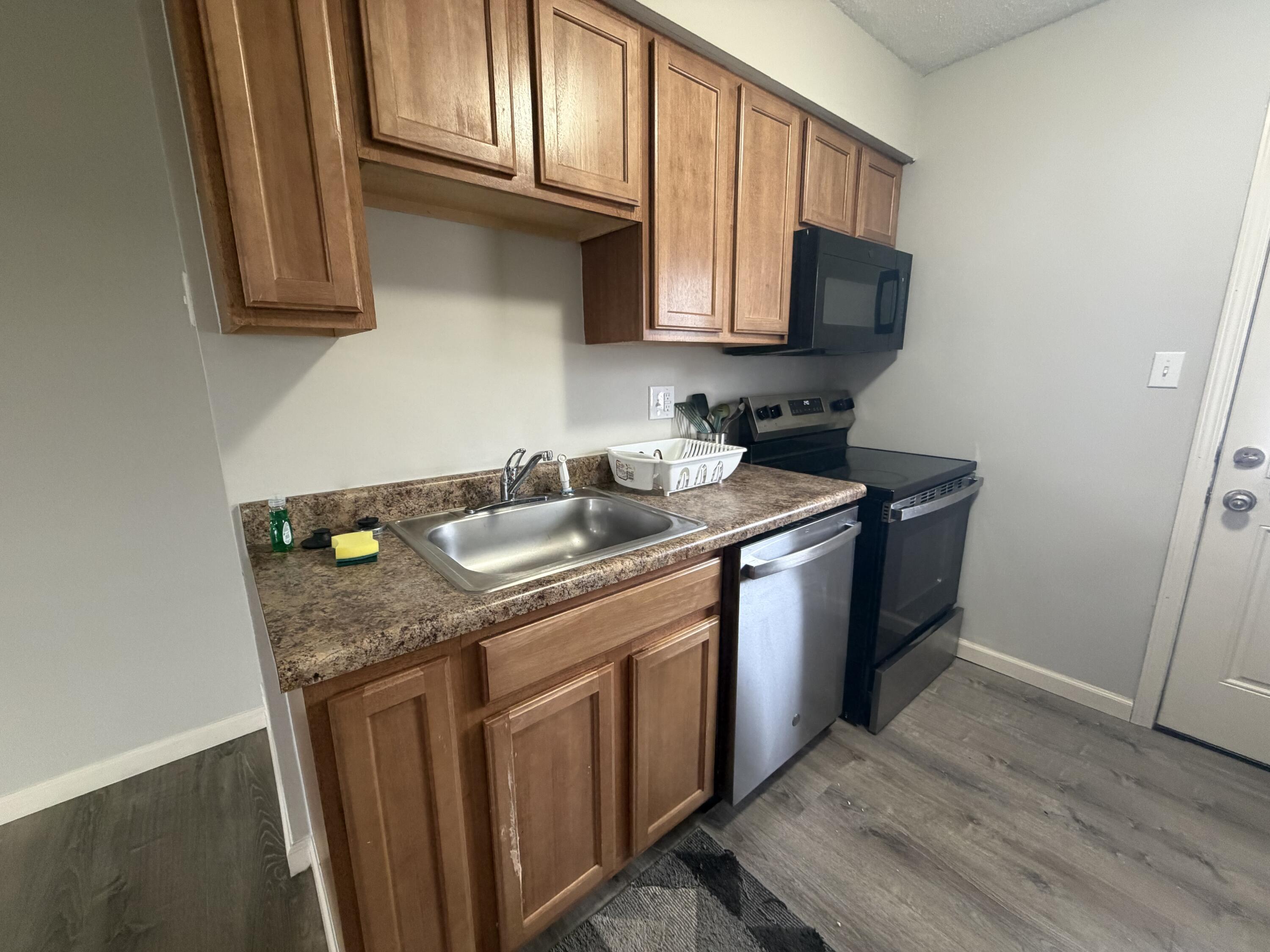 202 Wheaton Ct Property Photo 9