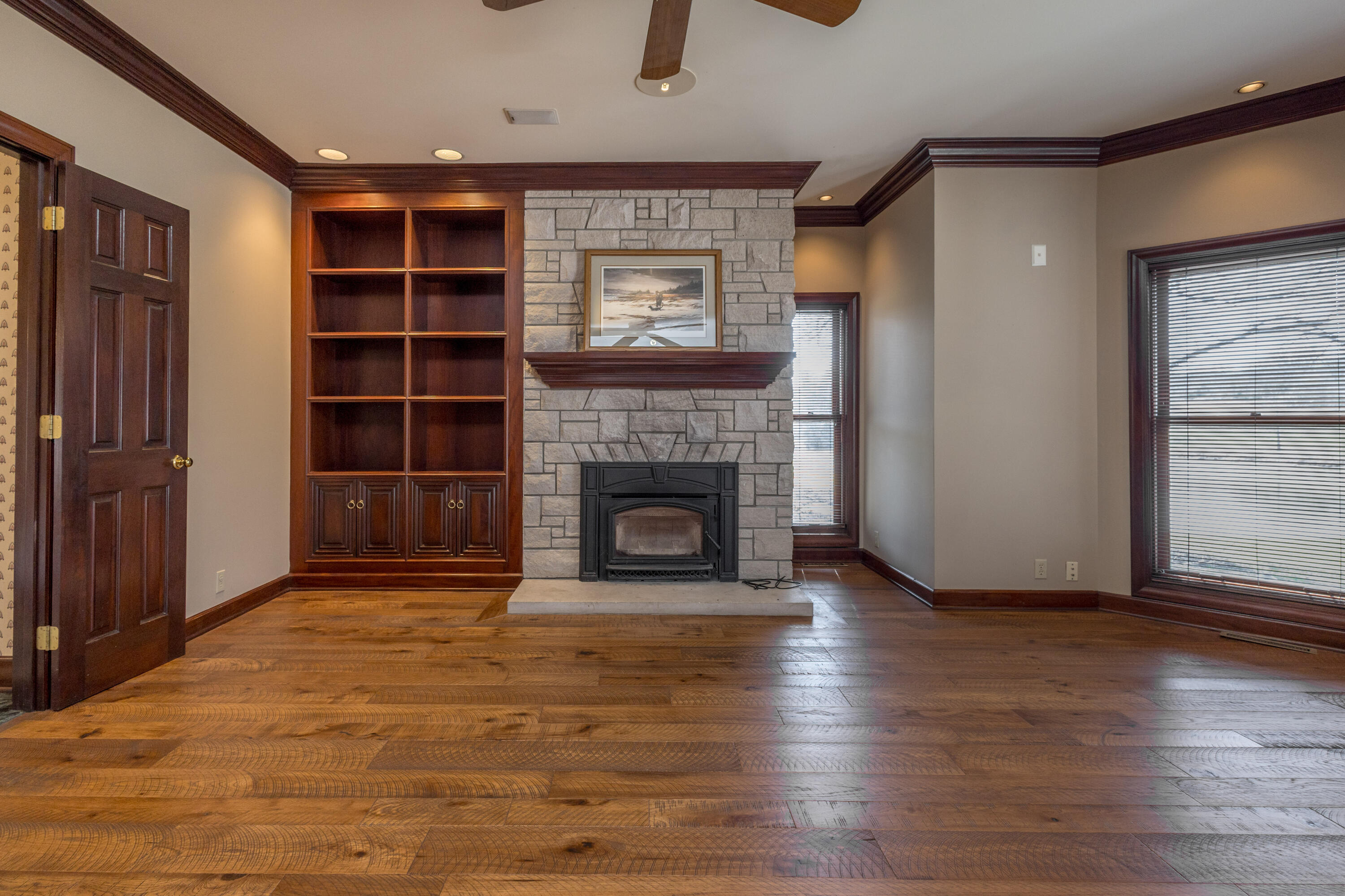 841 S Route Uu Property Photo 23
