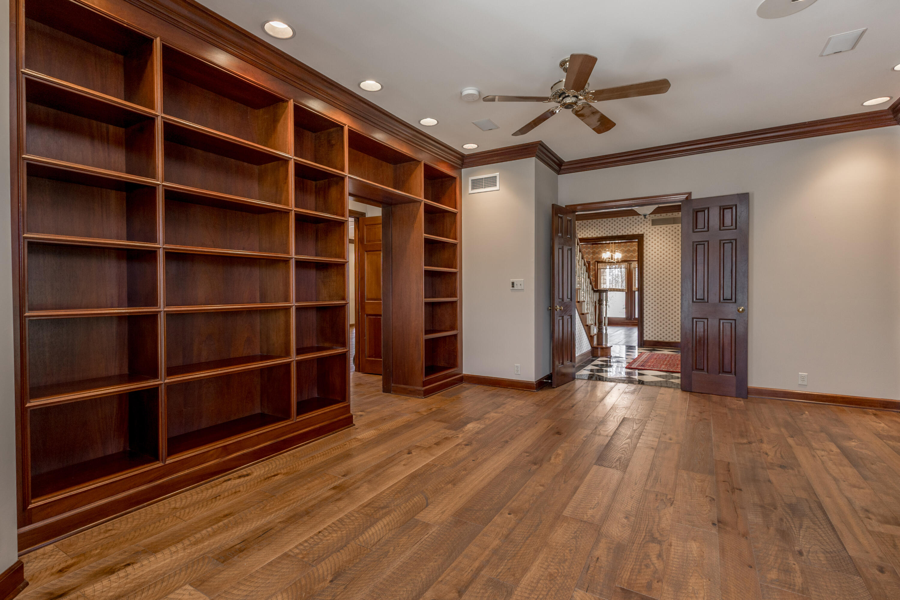 841 S Route Uu Property Photo 26