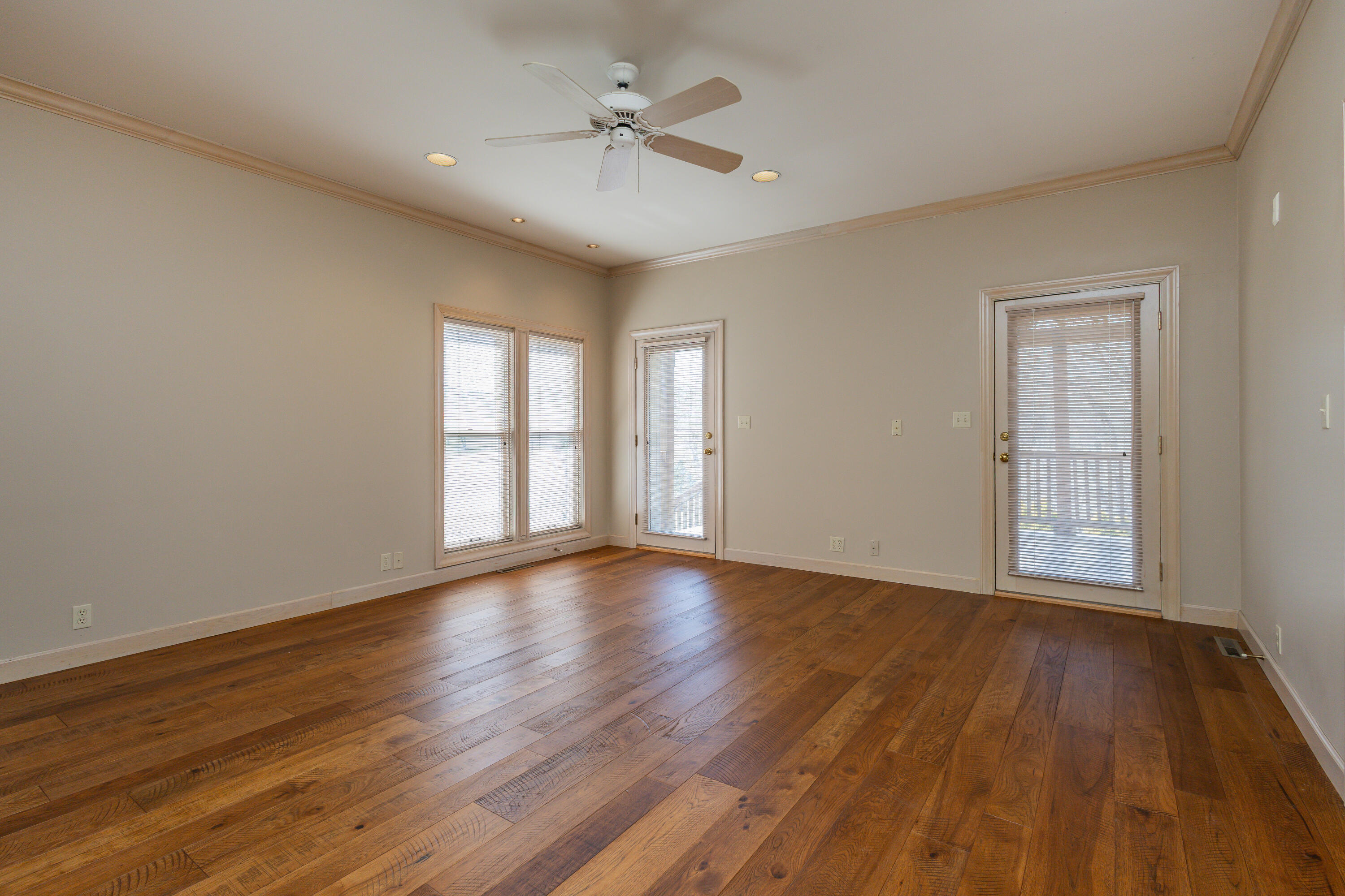 841 S Route Uu Property Photo 28