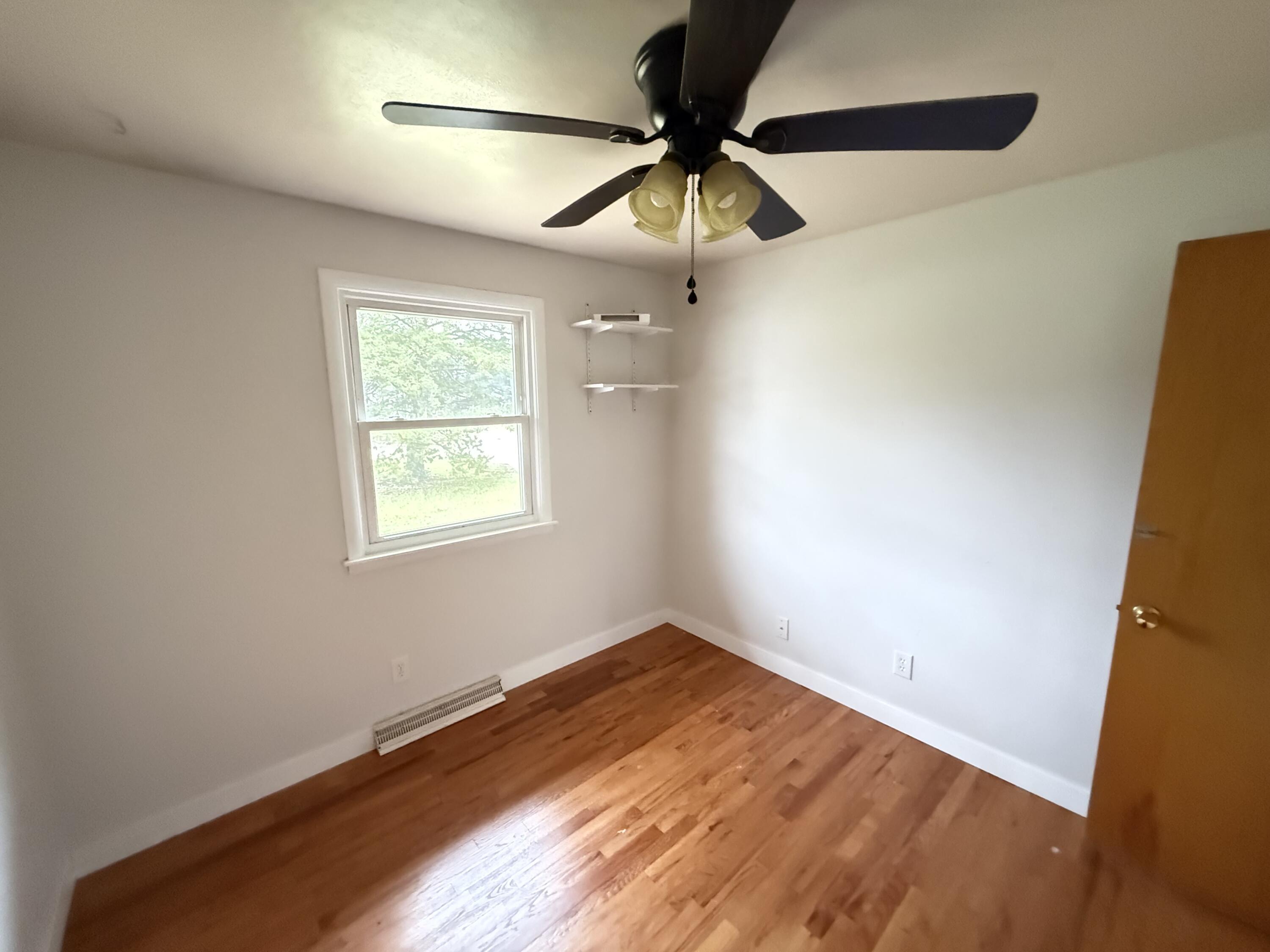 211 Bourn Ave Property Photo 11