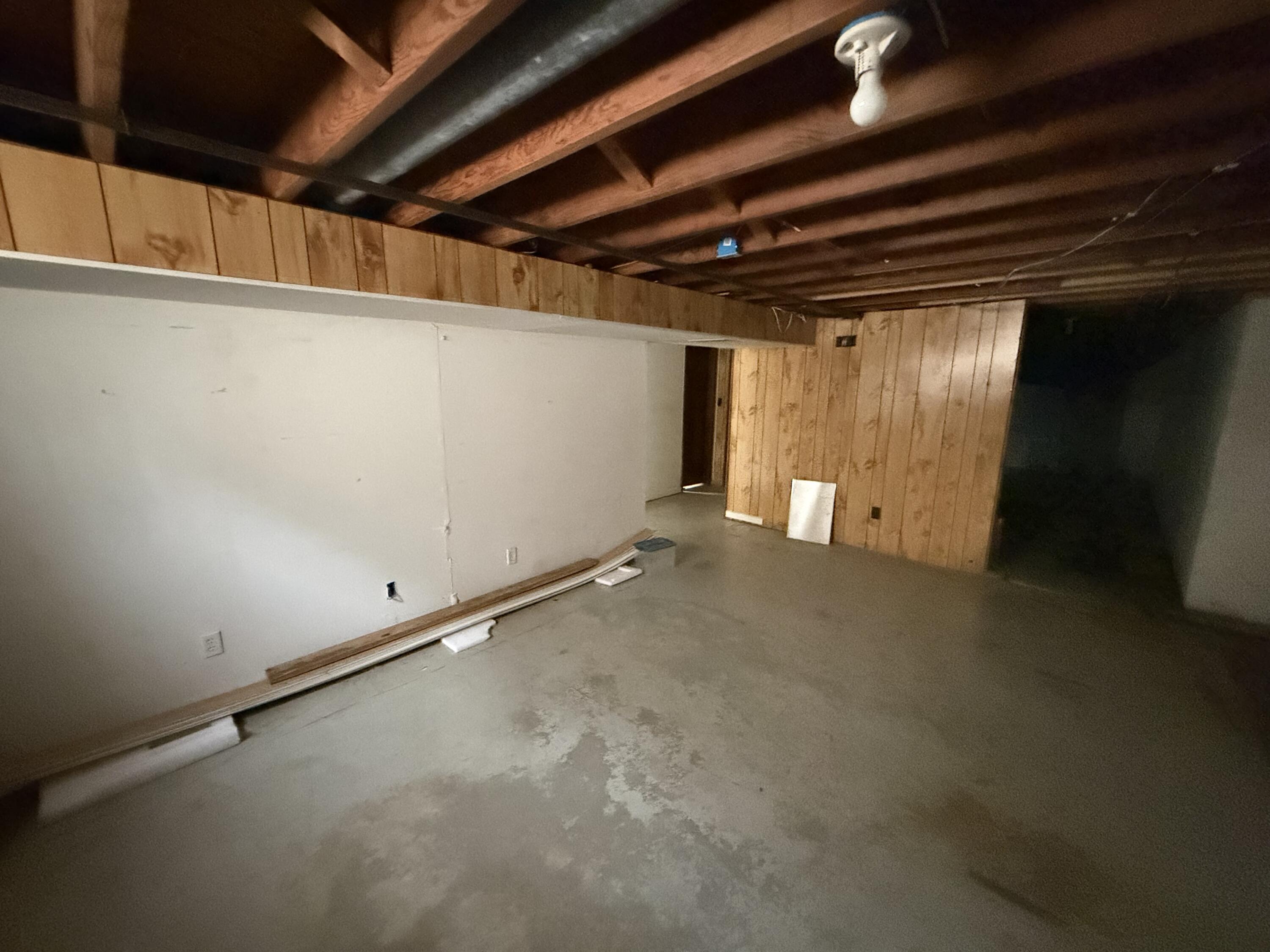 211 Bourn Ave Property Photo 20