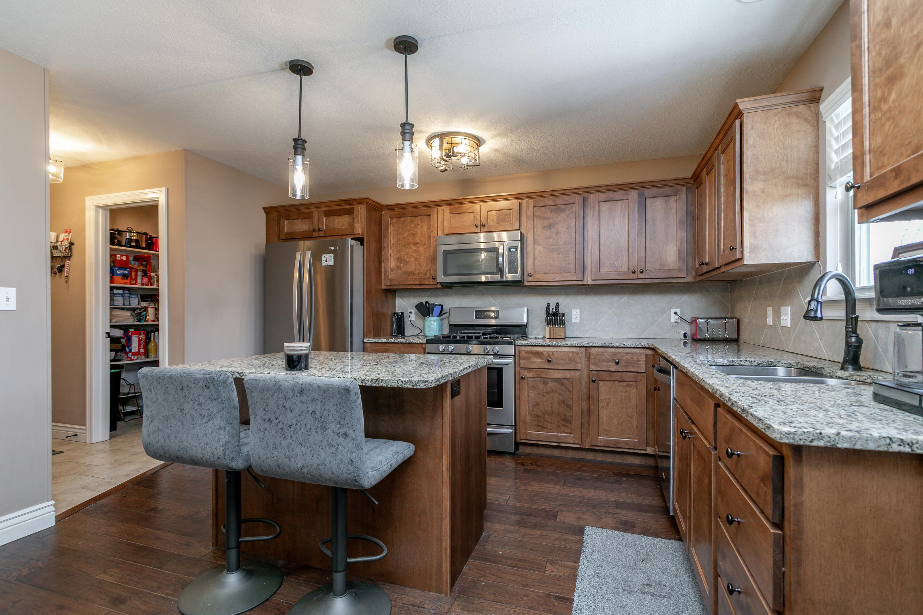 4601 Maple Leaf Dr Property Photo 6