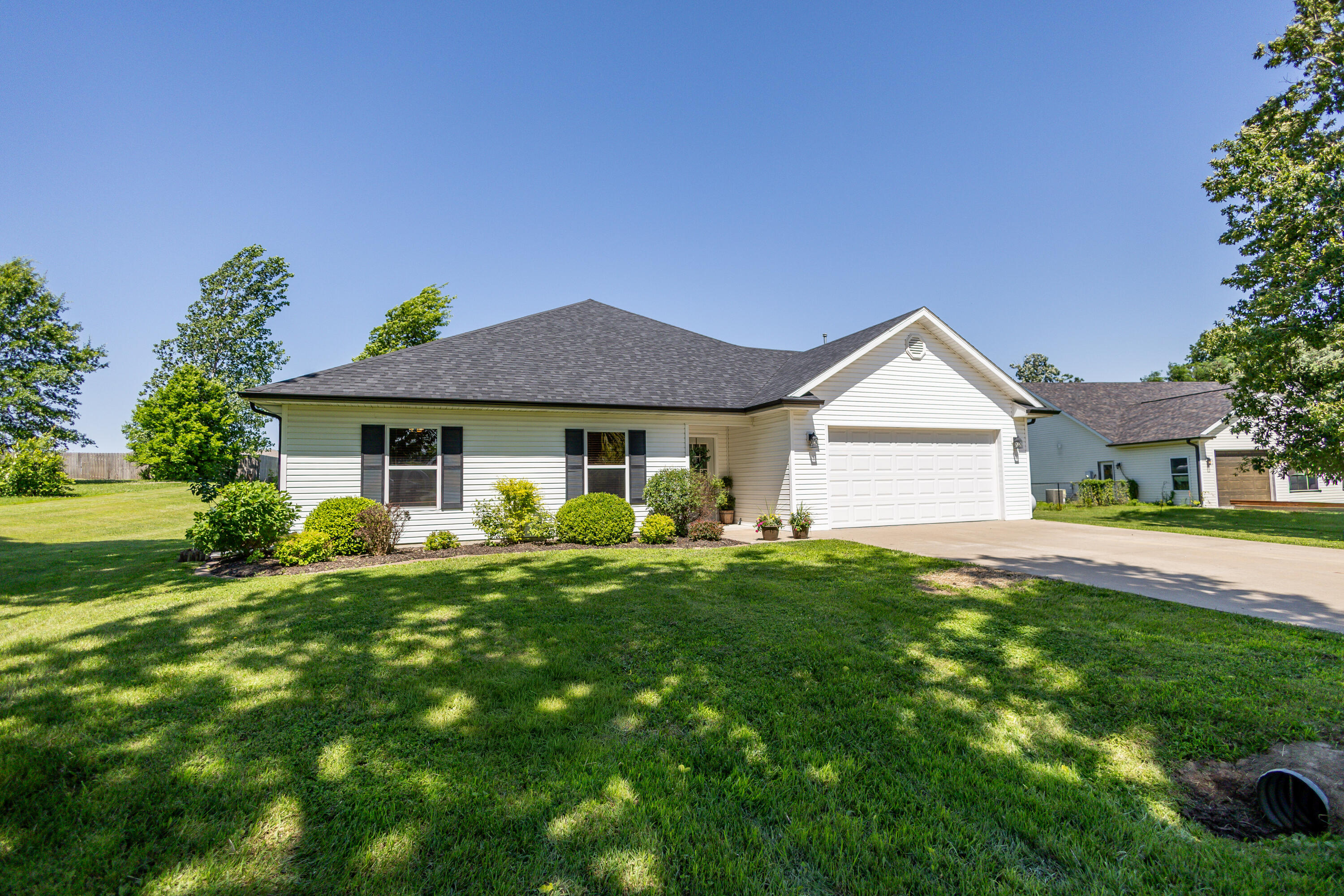 945 S D C Ln Property Photo 1
