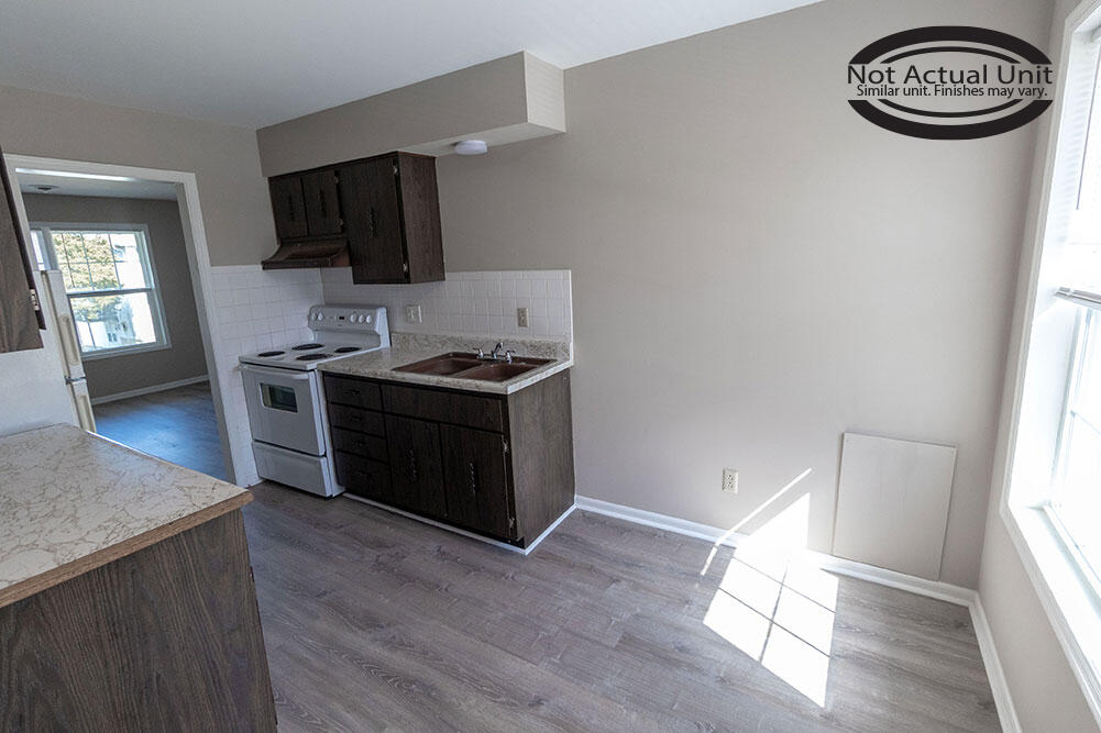 2932 Leeway Dr D Property Photo 2